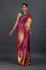 Mangenta Kanjeevaram Sareeuntitled (2 of 10)